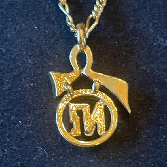 Nina Ricci Two Toned Bow Style Gold Plated & Stone Detailed Necklace - Picture 5 of 11